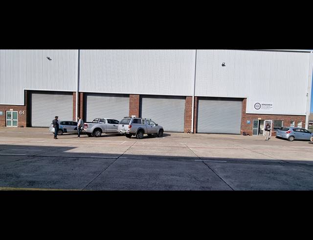 4,172M² WAREHOUSE TO LET IN SACKS CIRCLE INDUSTRIAL